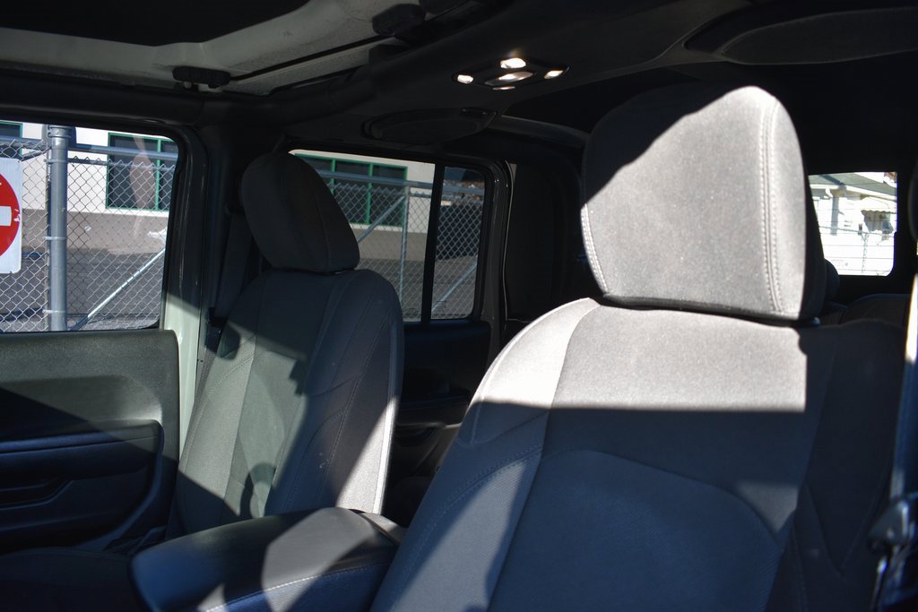 Used 2022 Jeep Gladiator Willys image 10