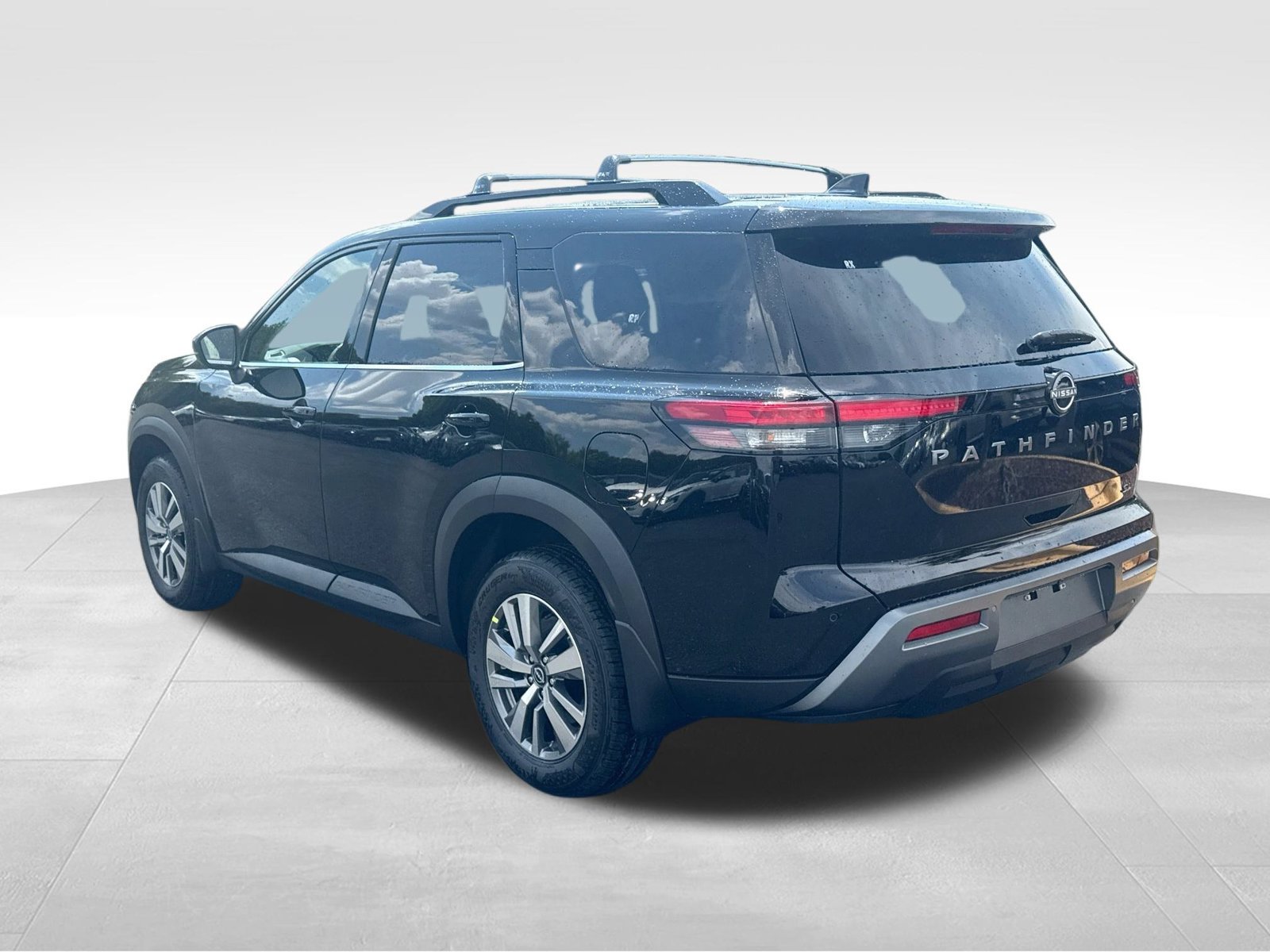 New 2026 Nissan Pathfinder SL FWD image 5