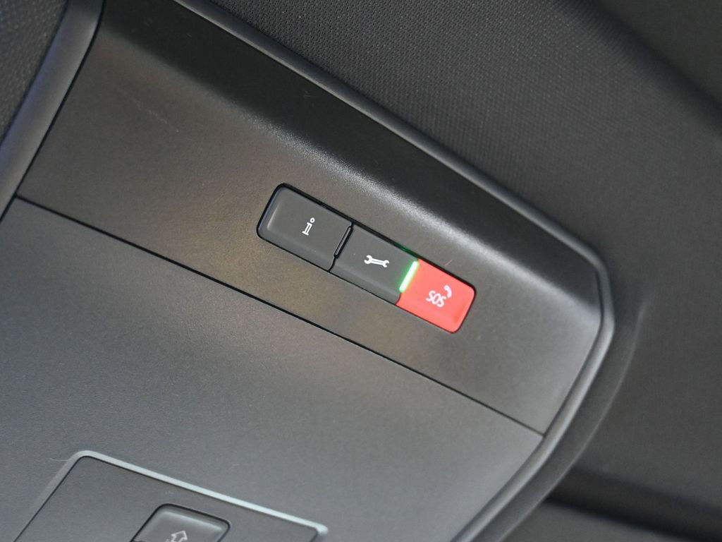 Used 2021 Volkswagen Atlas Cross Sport SE w/ Panoramic Sunroof Package image 22