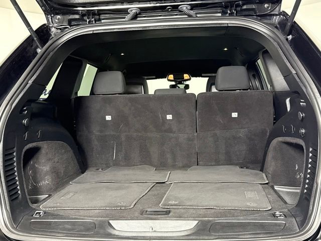 Used 2017 Jeep Grand Cherokee Laredo w/ Quick Order Package 23E image 13