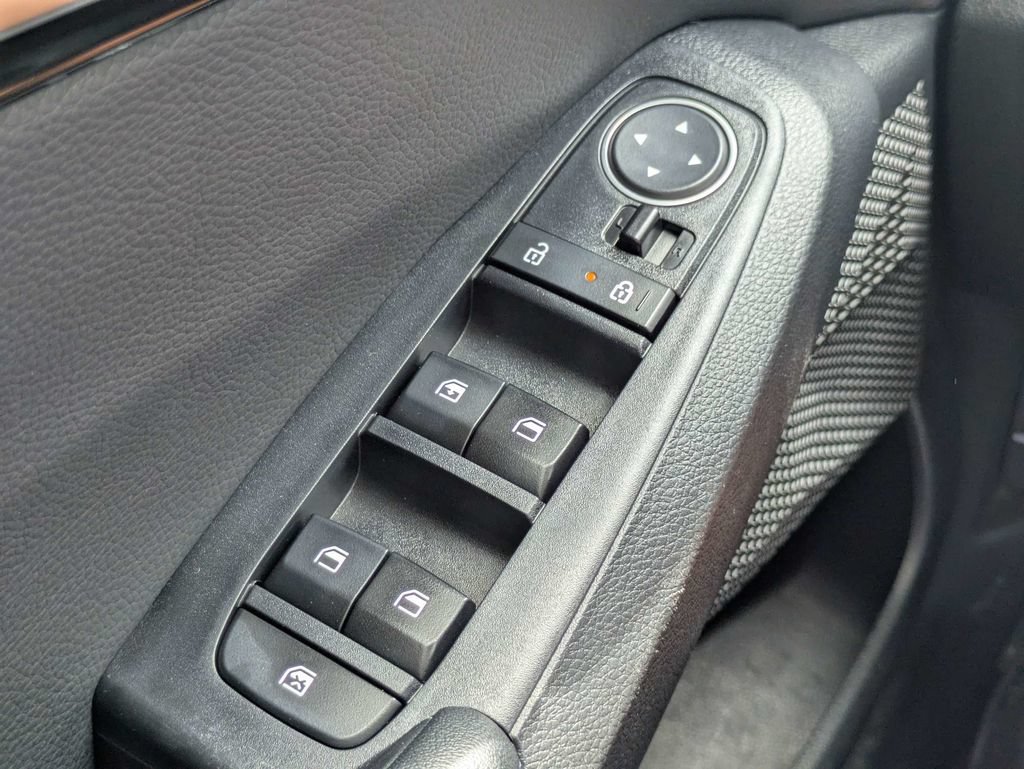 Used 2023 Kia Seltos S w/ Navigation Package FWD image 23