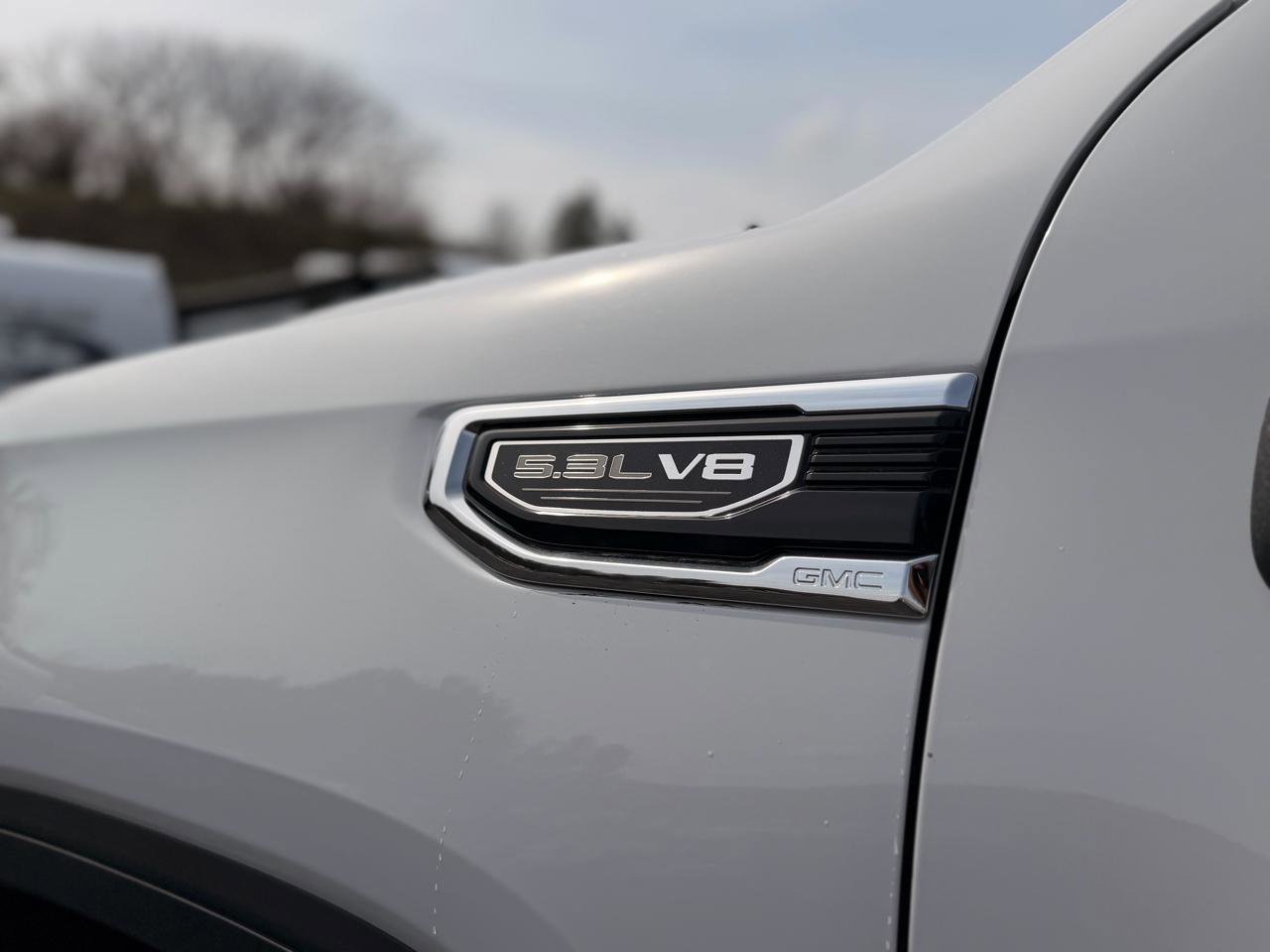 Used 2026 GMC Sierra 1500 SLT image 9