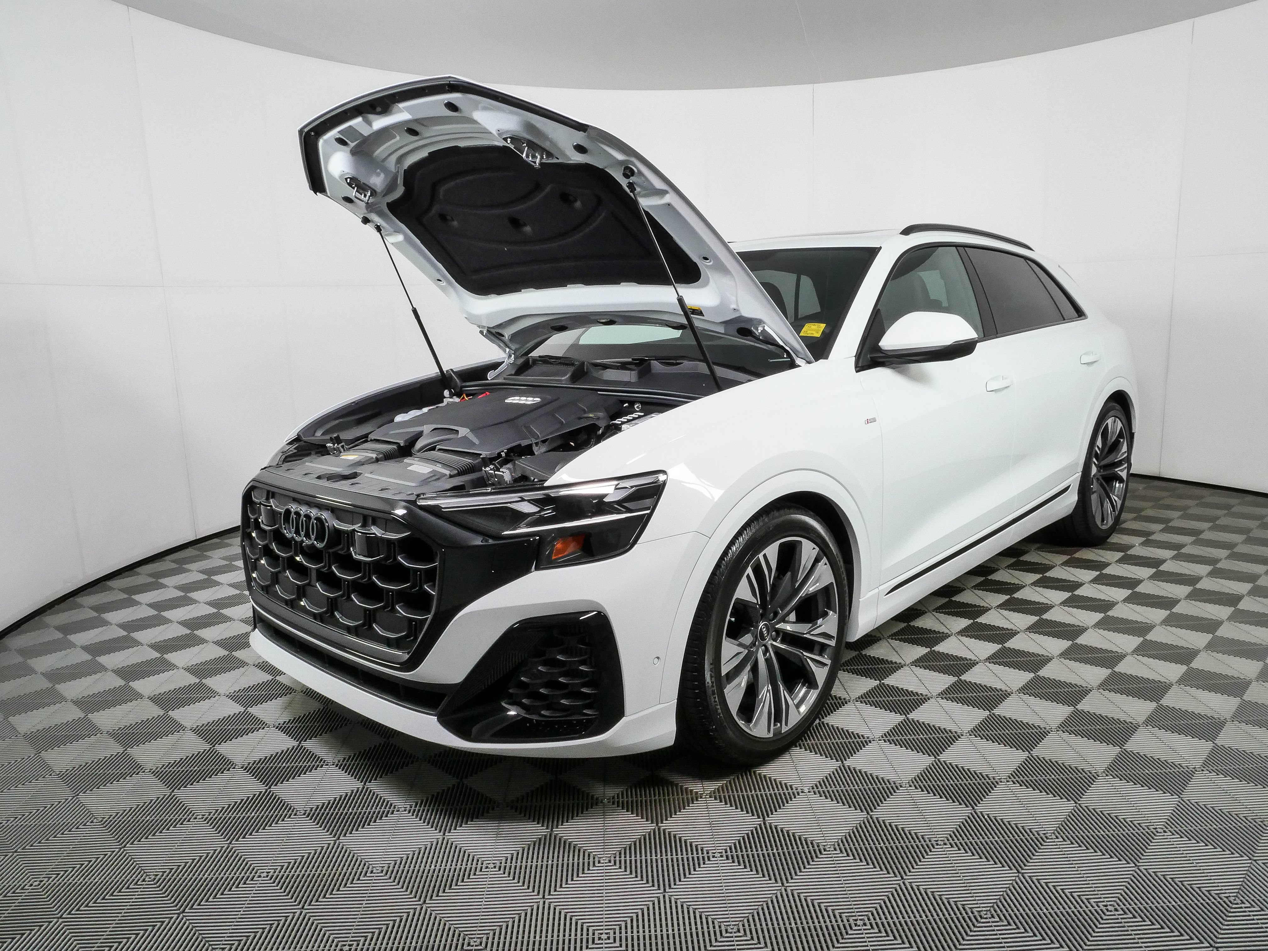 Used 2026 Audi Q8 Premium Plus AWD/4WD image 35