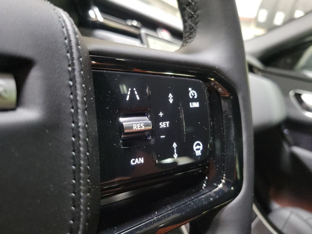 Used 2026 Land Rover Range Rover Velar Dynamic SE AWD/4WD image 16