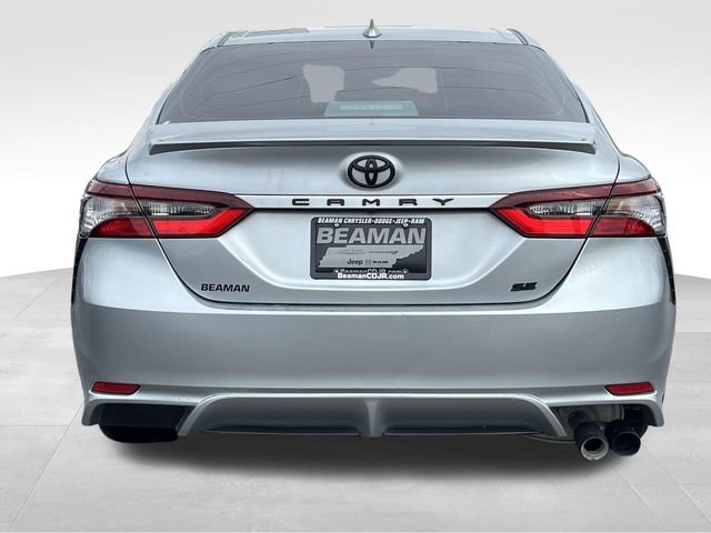 Used 2024 Toyota Camry SE image 6