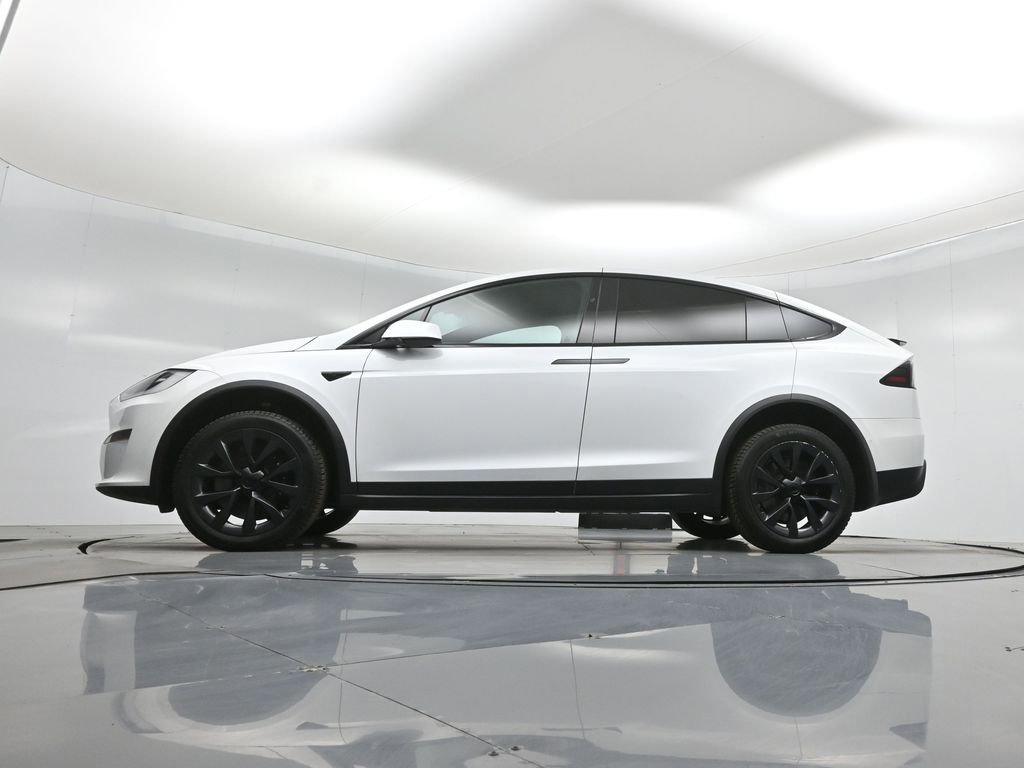 Used 2022 Tesla Model X image 6