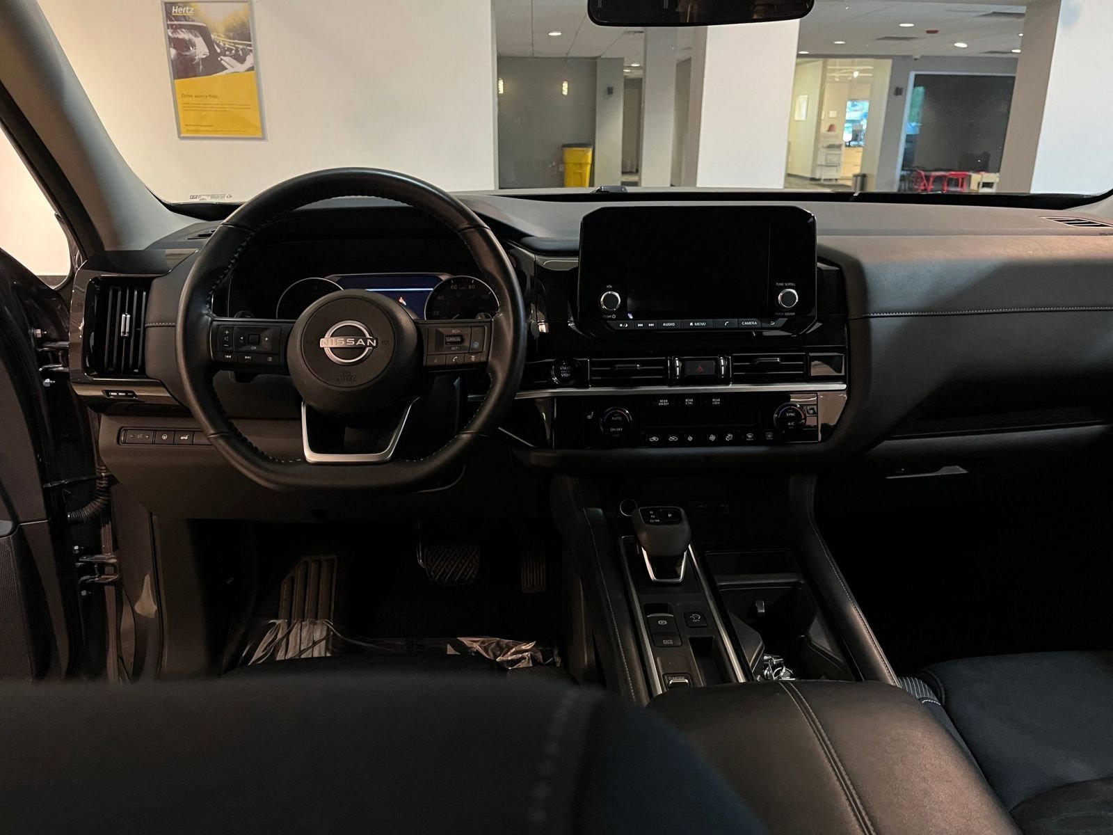 Used 2025 Nissan Pathfinder SV FWD image 36