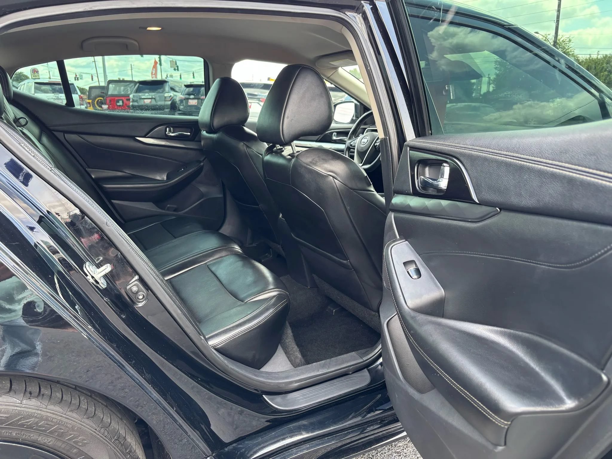 Used 2020 Nissan Maxima 3.5 SV w/ Floor Mat Group FWD image 12