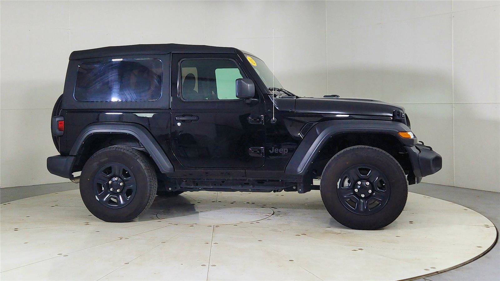 Used 2022 Jeep Wrangler Sport image 8