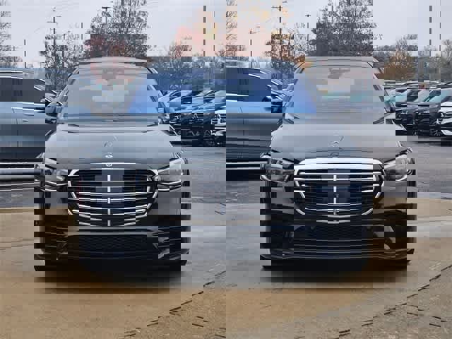 Used 2022 Mercedes-Benz S 580 4MATIC Sedan image 3