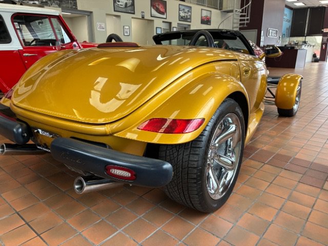 Used 2002 Chrysler Prowler RWD image 14