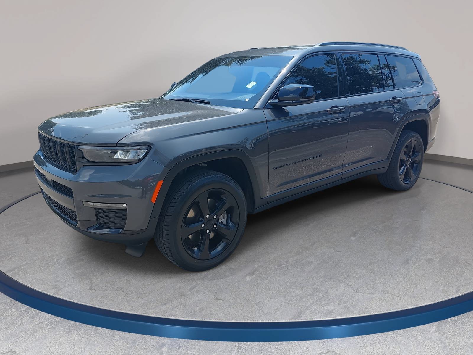 Used 2025 Jeep Grand Cherokee L Limited w/ Black Appearance Package AWD/4WD image 1