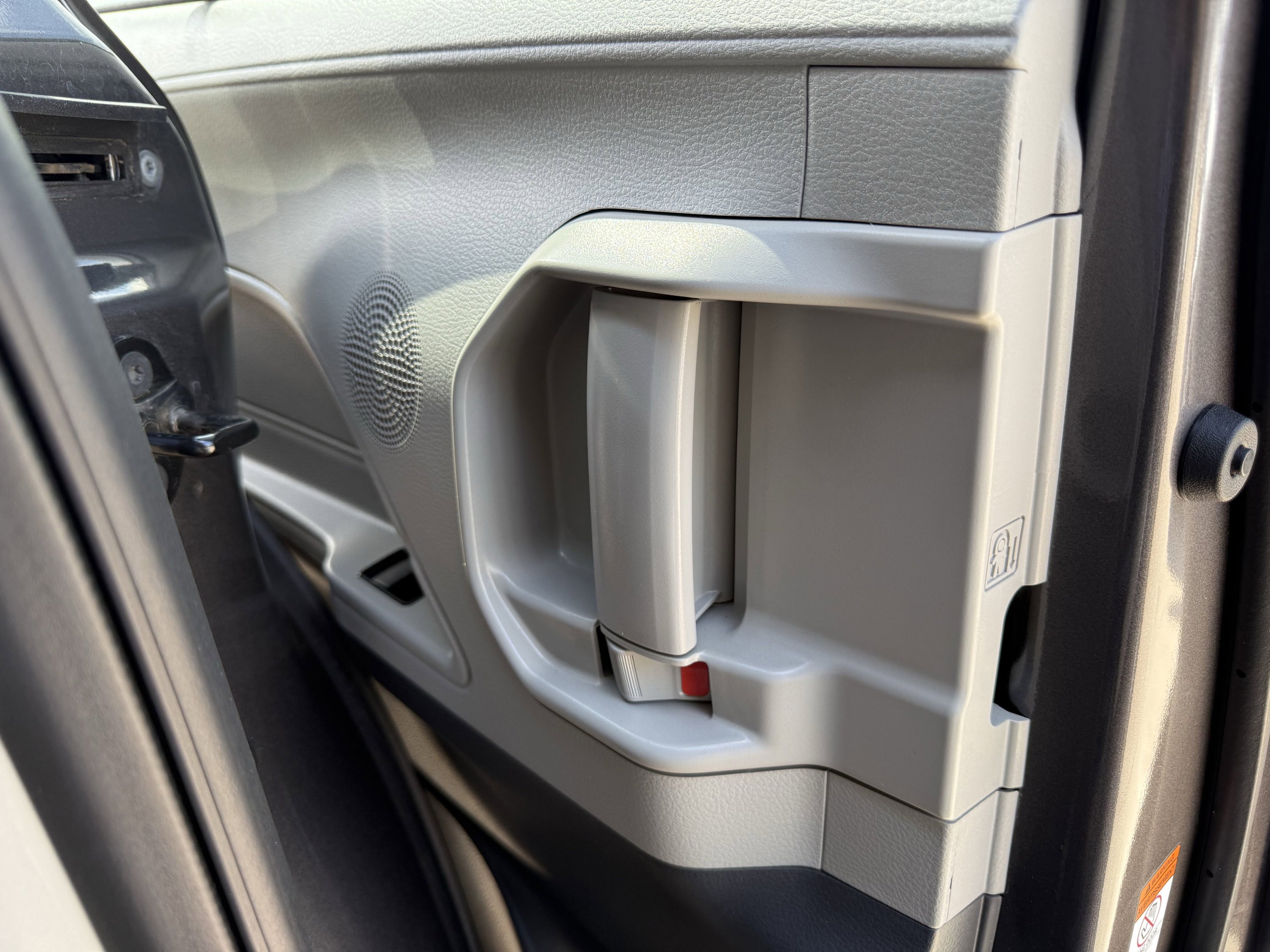 Used 2024 Toyota Sienna LE image 53