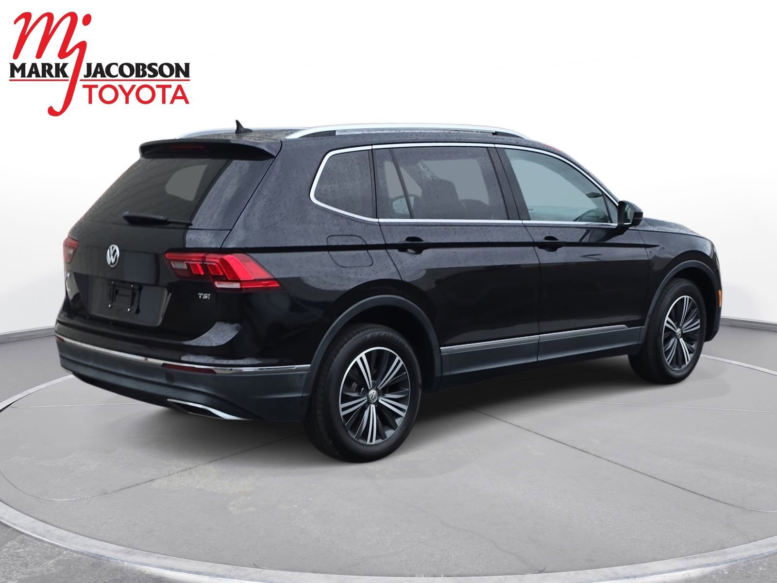 Used 2018 Volkswagen Tiguan SEL image 8