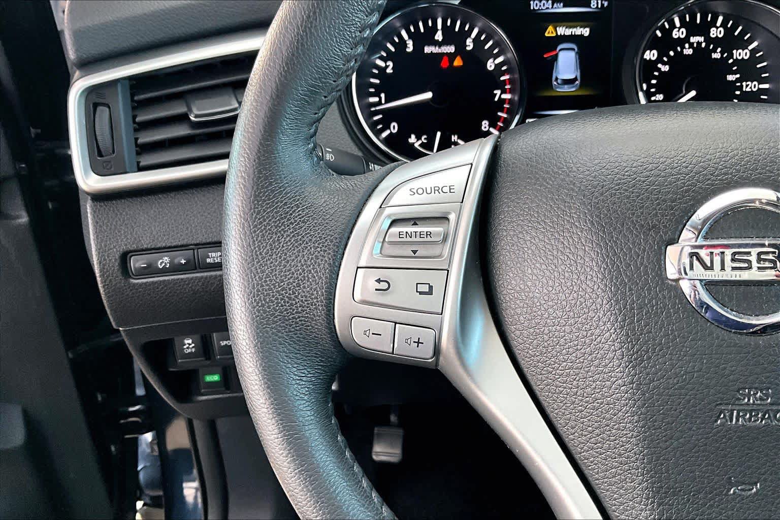 Used 2015 Nissan Rogue SL FWD image 23