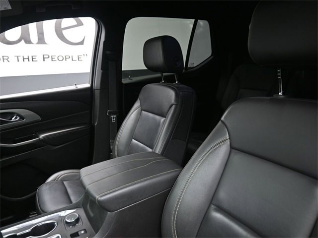 Used 2023 Chevrolet Traverse LT image 16