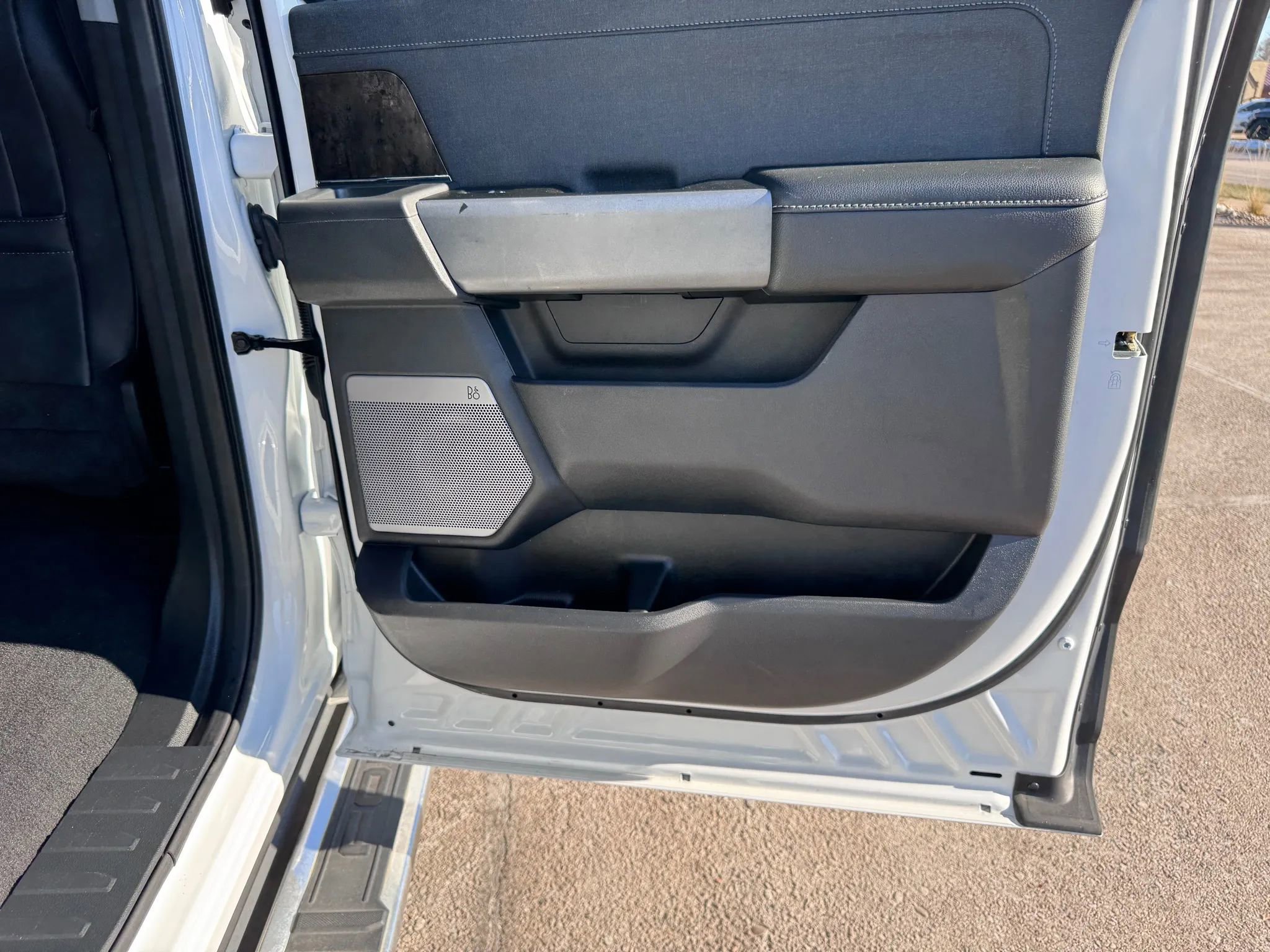 Used 2023 Ford F250 Lariat w/ FX4 Off-Road Package image 12