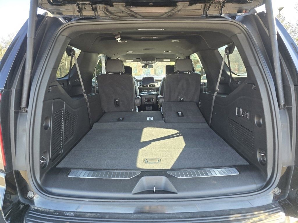 Used 2024 Chevrolet Suburban Premier image 15