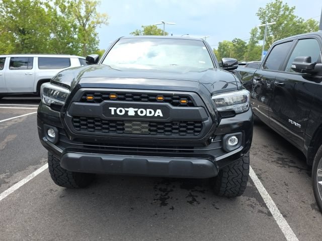 Used 2022 Toyota Tacoma TRD Off-Road w/ TRD Premium Off Road Package AWD/4WD image 14