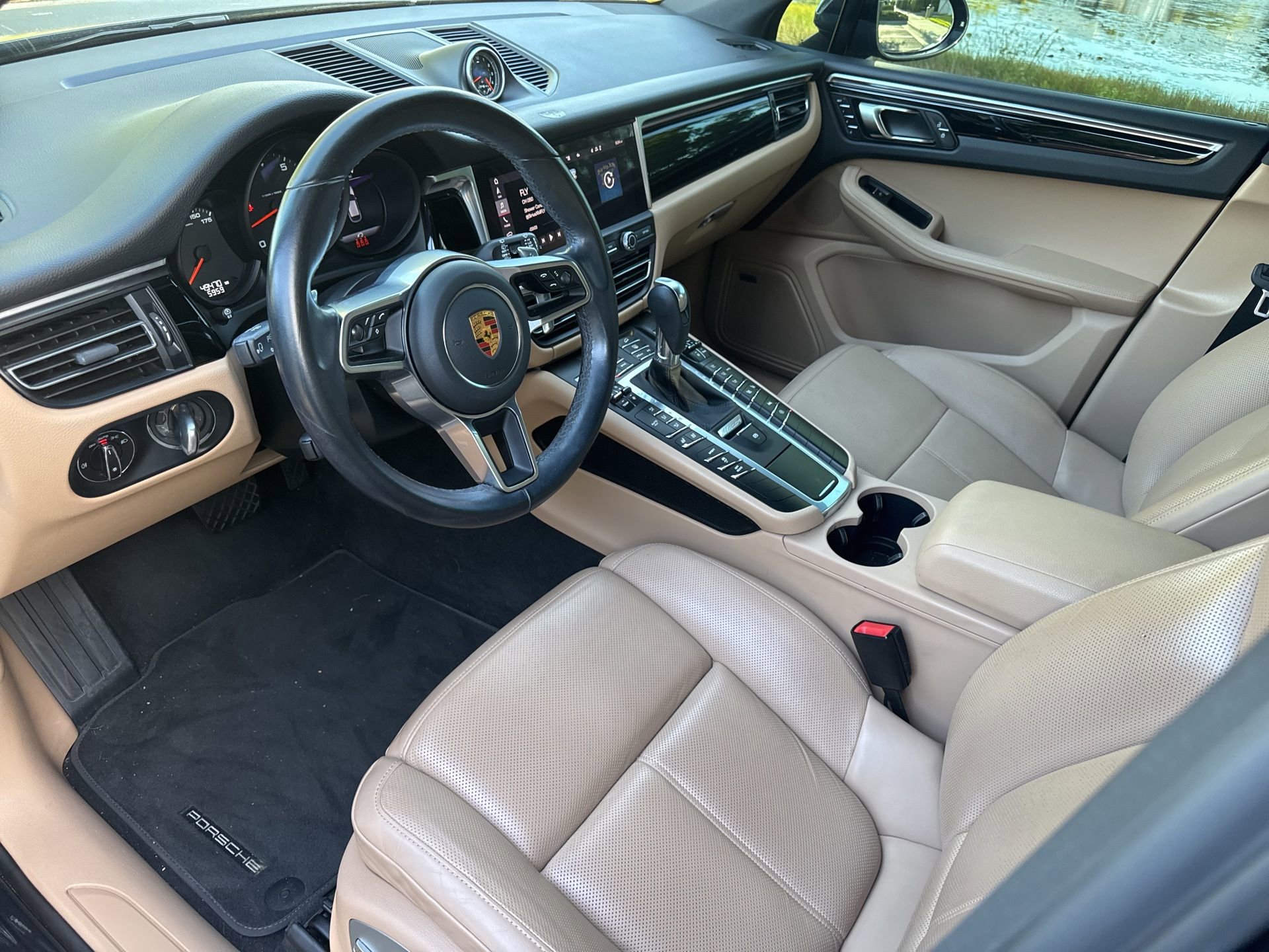 Used 2021 Porsche Macan image 7