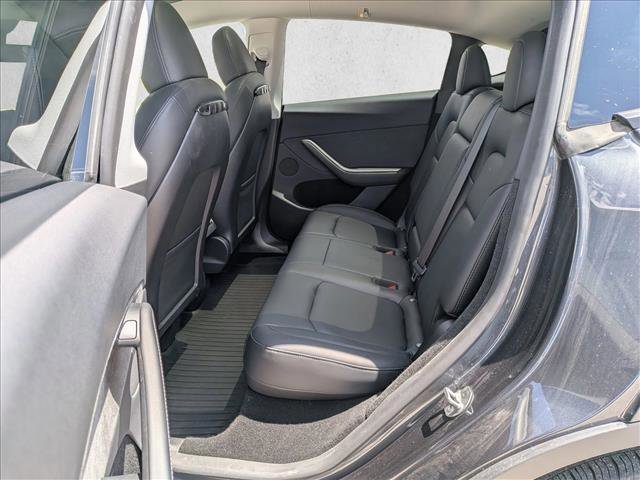 Used 2024 Tesla Model Y Long Range AWD/4WD image 19
