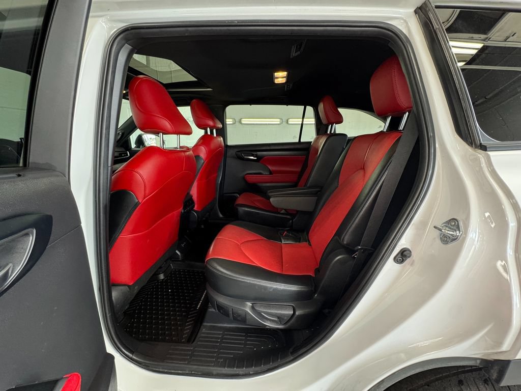 Used 2024 Toyota Highlander XSE AWD/4WD image 22