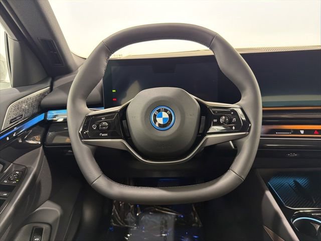 Used 2025 BMW i5 xDrive40 w/ Premium Package image 30