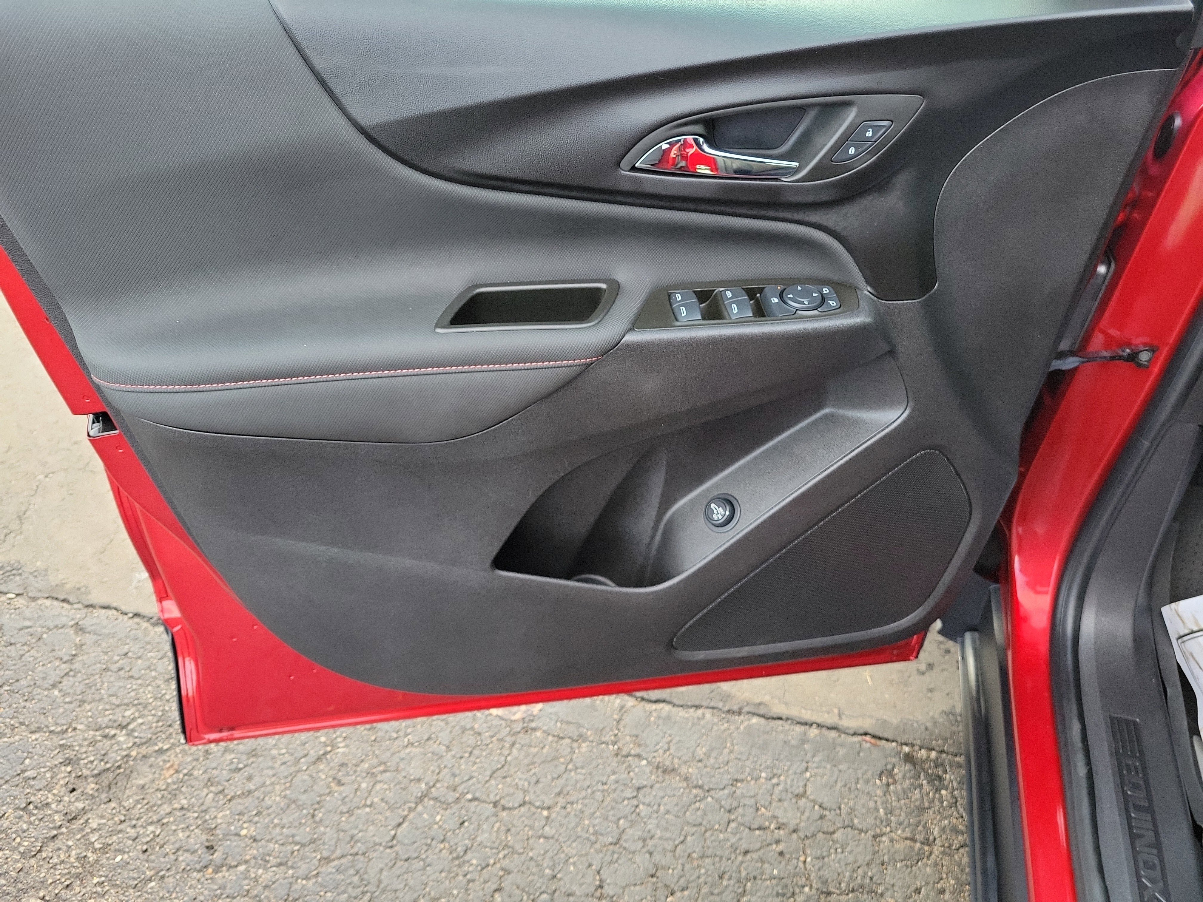 Certified 2024 Chevrolet Equinox RS image 16