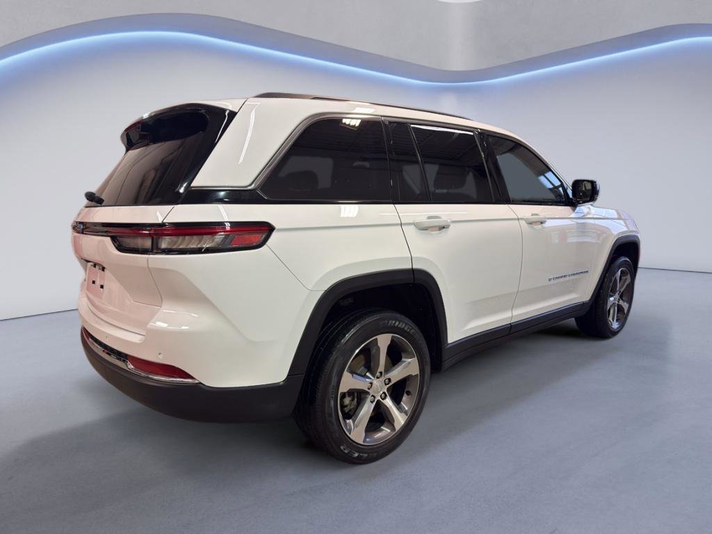 Used 2023 Jeep Grand Cherokee 4WD 4xe w/ Luxury Tech Group II image 6