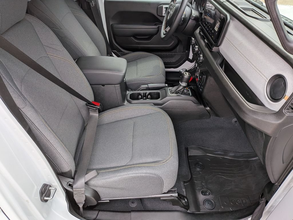 Used 2024 Jeep Wrangler Unlimited Sport AWD/4WD image 28