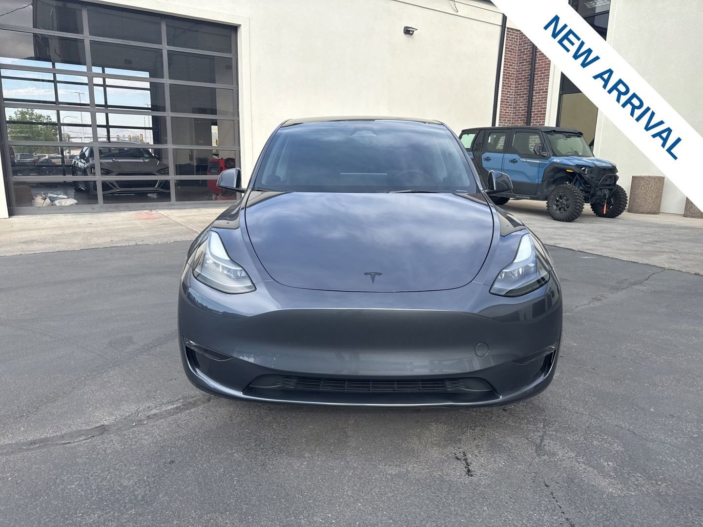 Used 2023 Tesla Model Y Long Range image 2