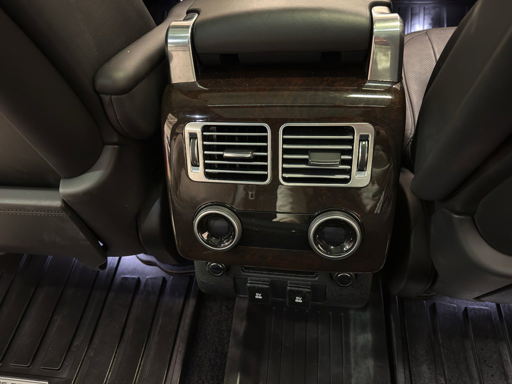 Used 2020 Land Rover Range Rover HSE image 28