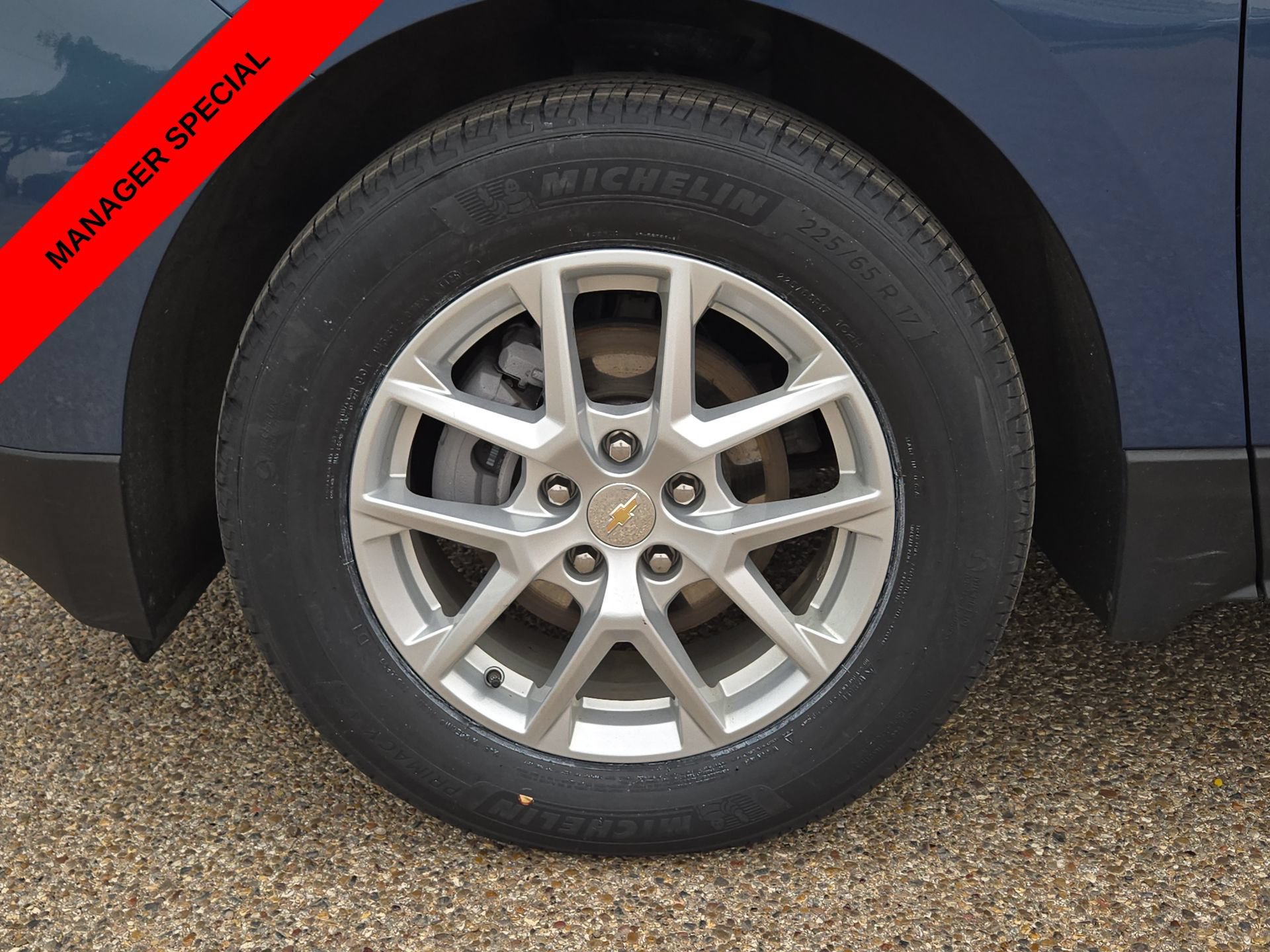 Used 2024 Chevrolet Equinox LT w/ LPO, Floor Liner Package FWD image 11