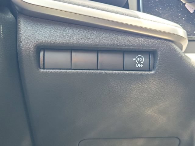 Certified 2025 Nissan Kicks S FWD image 31
