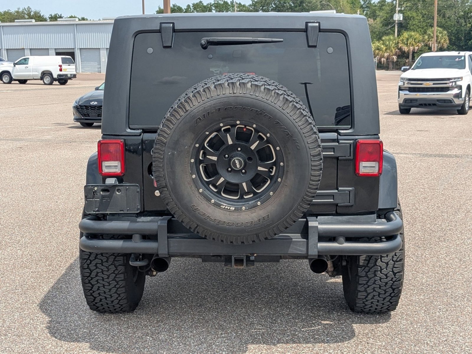 Used 2013 Jeep Wrangler Unlimited Sahara w/ Connectivity Group AWD/4WD image 6