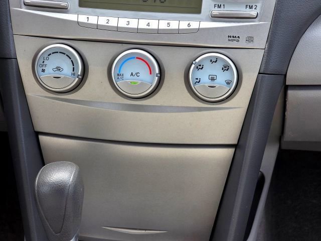 Used 2011 Toyota Camry LE image 19