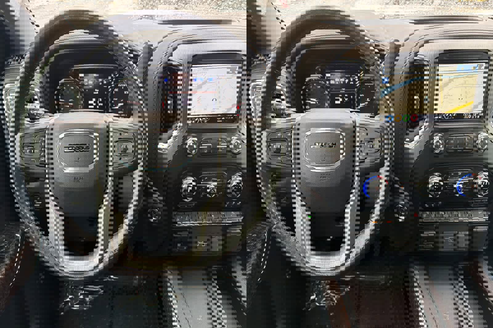 Used 2020 GMC Sierra 2500 Denali w/ Denali Ultimate Package image 12