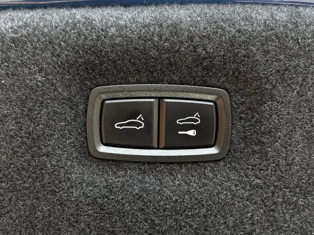 Used 2021 Porsche Taycan 4S w/ Premium Package image 37