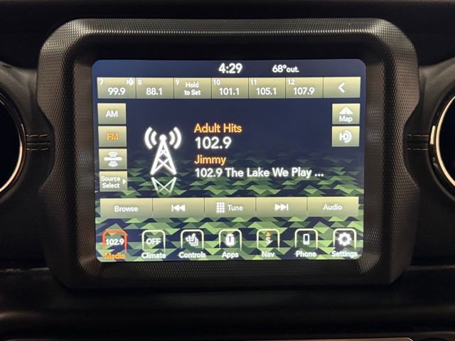 Used 2021 Jeep Wrangler Unlimited Sahara image 25