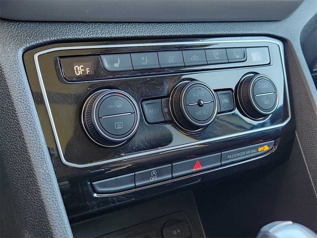 Used 2022 Volkswagen Atlas SEL Premium image 12