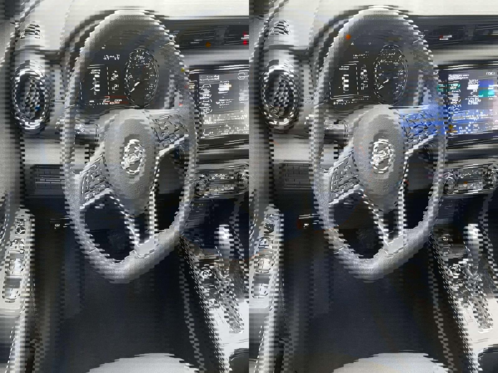 Used 2023 Nissan Kicks SR w/ SR Premium Package image 11