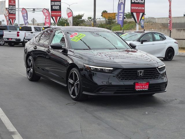 Used 2025 Honda Accord Sport image 3
