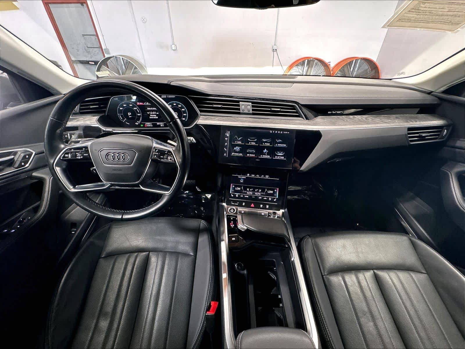 Used 2024 Audi Q8 e-tron Premium Plus AWD/4WD image 17