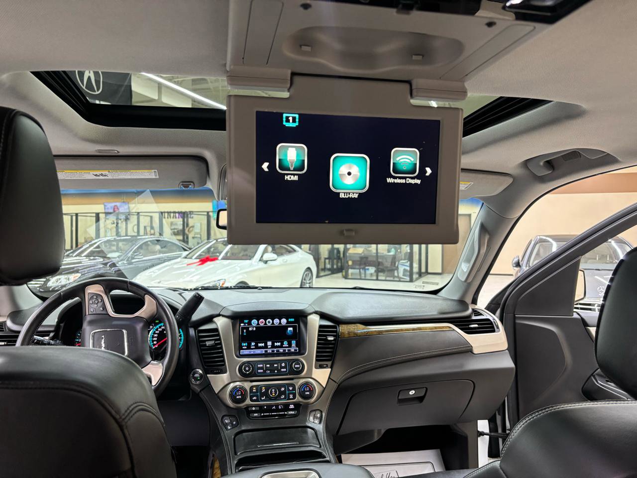 Used 2017 GMC Yukon Denali w/ Open Road Package AWD/4WD image 27