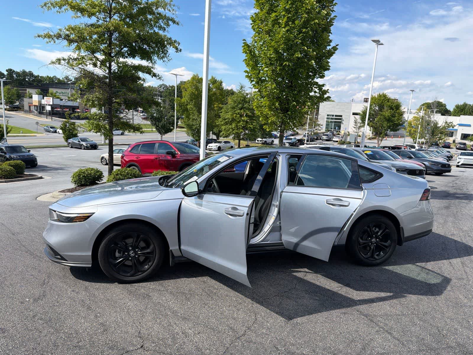 Used 2025 Honda Accord SE image 17
