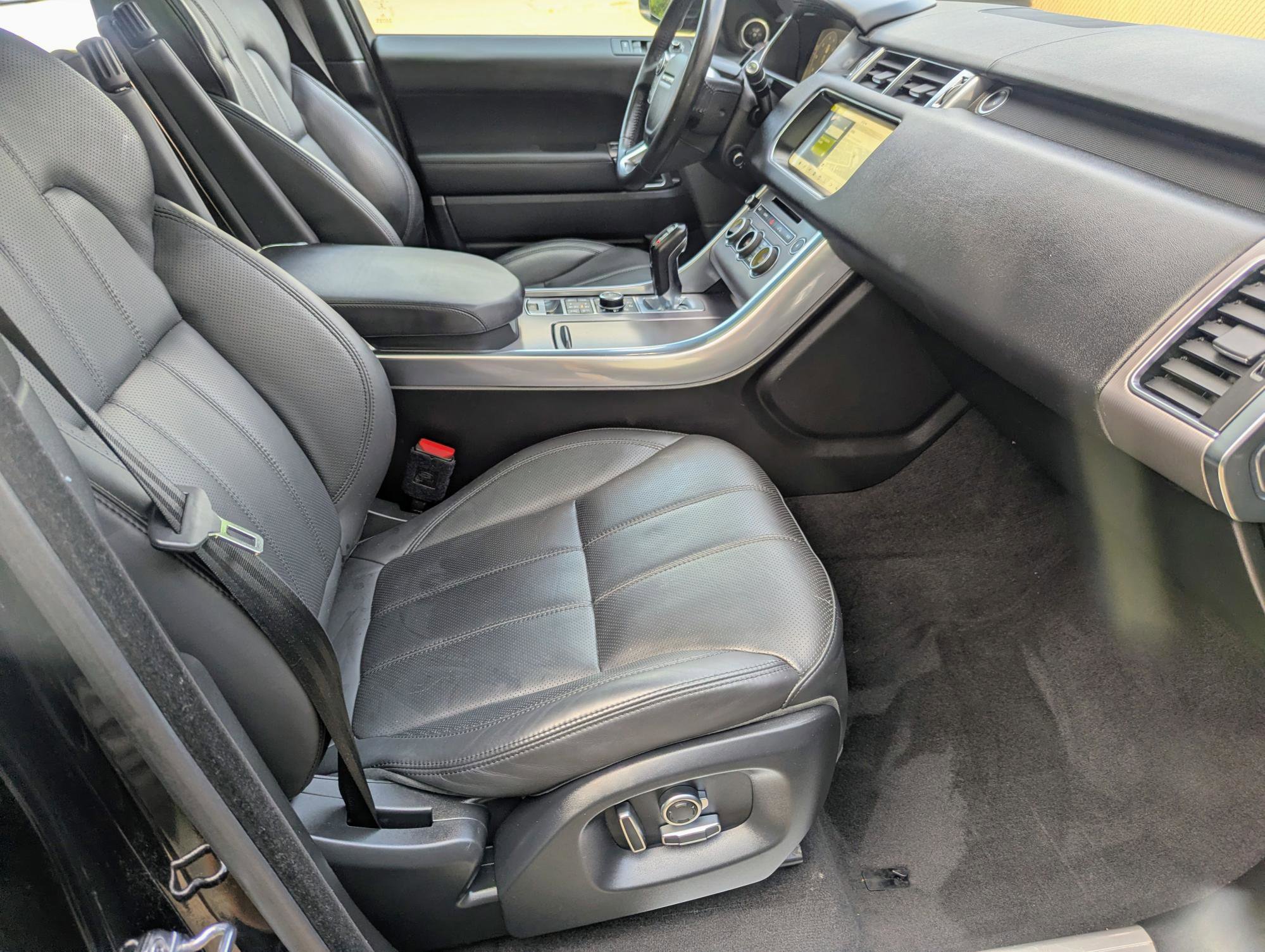 Used 2017 Land Rover Range Rover Sport HSE AWD/4WD image 6