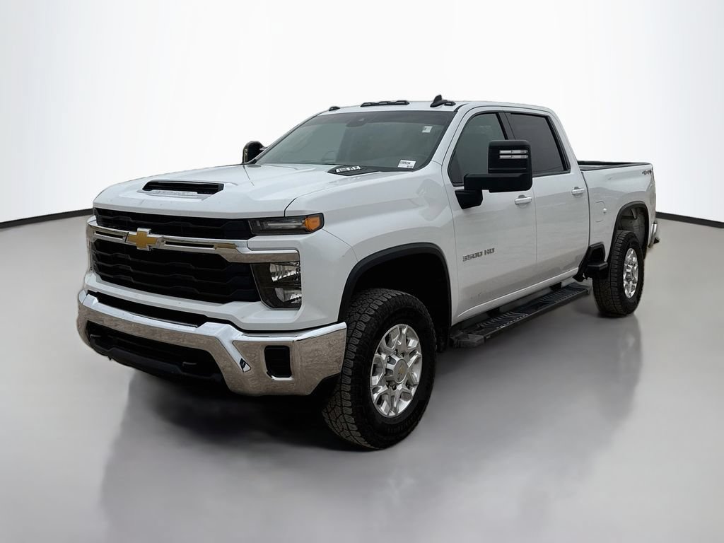 Used 2024 Chevrolet Silverado 3500 LT AWD/4WD image 3
