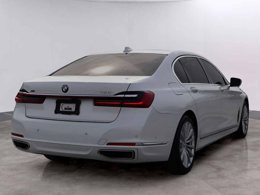 Used 2021 BMW 740i xDrive w/ Premium Package image 7