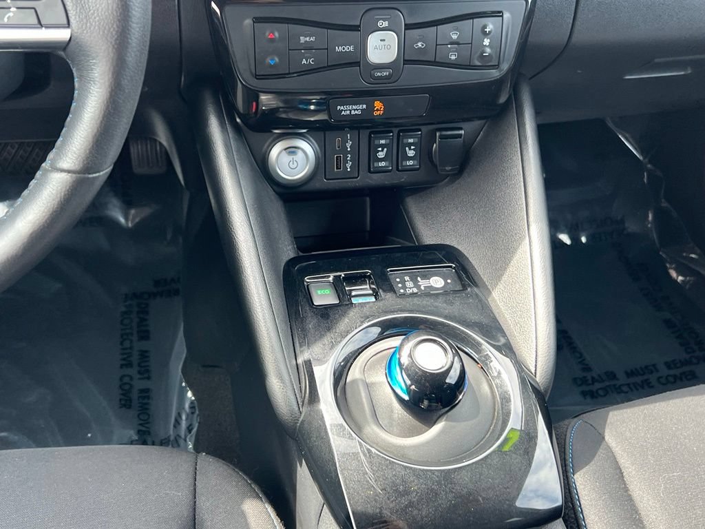 Used 2022 Nissan Leaf SV w/ SV Technology Package FWD image 19