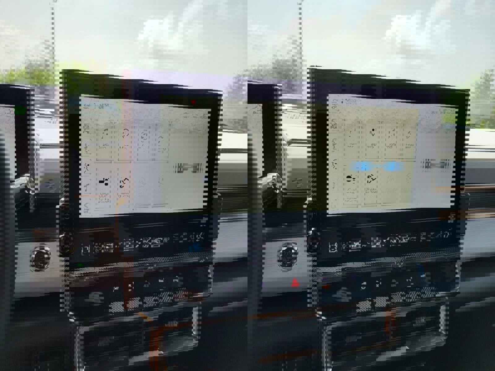 New 2025 GMC Hummer EV 2X image 18